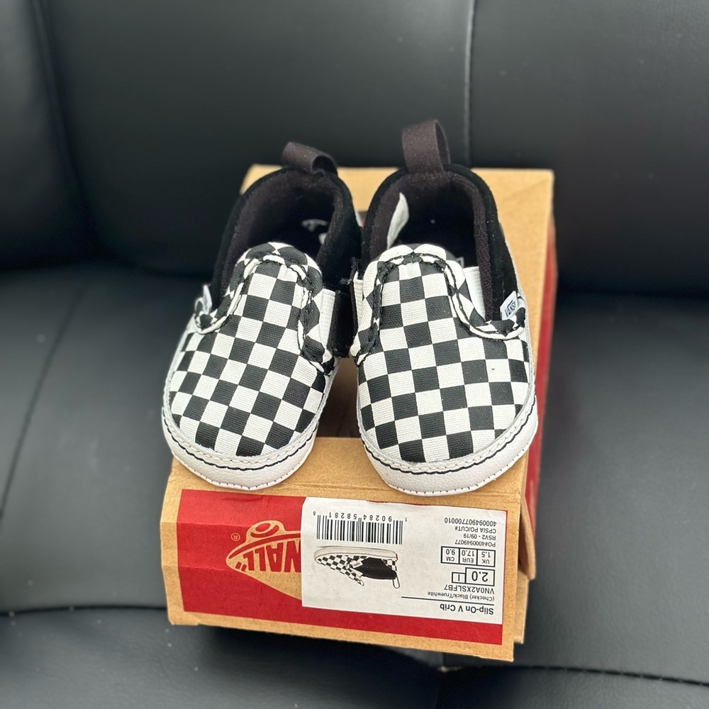 LIKE NEW Baby Vans 2C